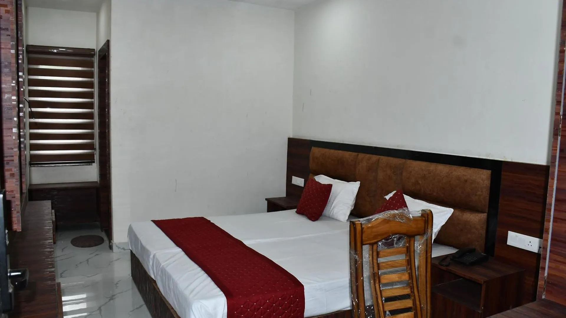 Hotel Srijan Grand Varanasi