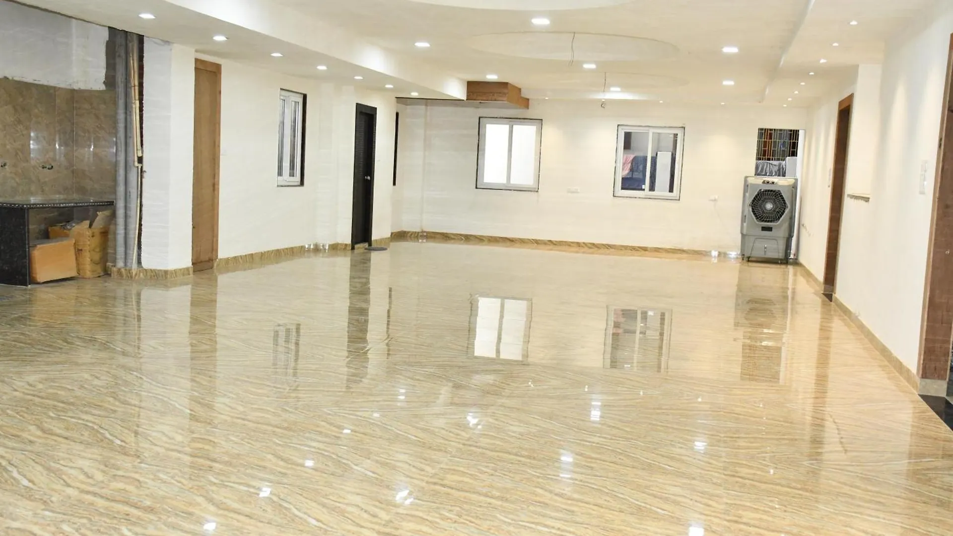 Hotel Srijan Grand Varanasi